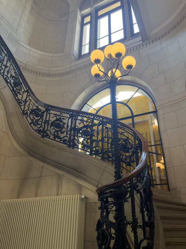 Six minutes of Geneva's grand civic architecture and street details