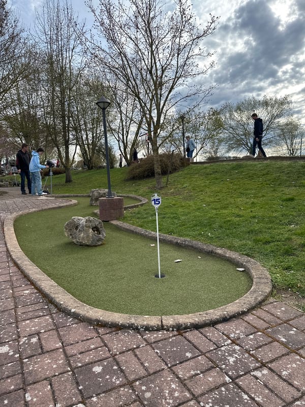 Afternoon mini golf game observed in Gunzenhausen