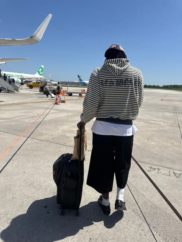 Routine airport operations documented at Paray-Vieille-Poste facility