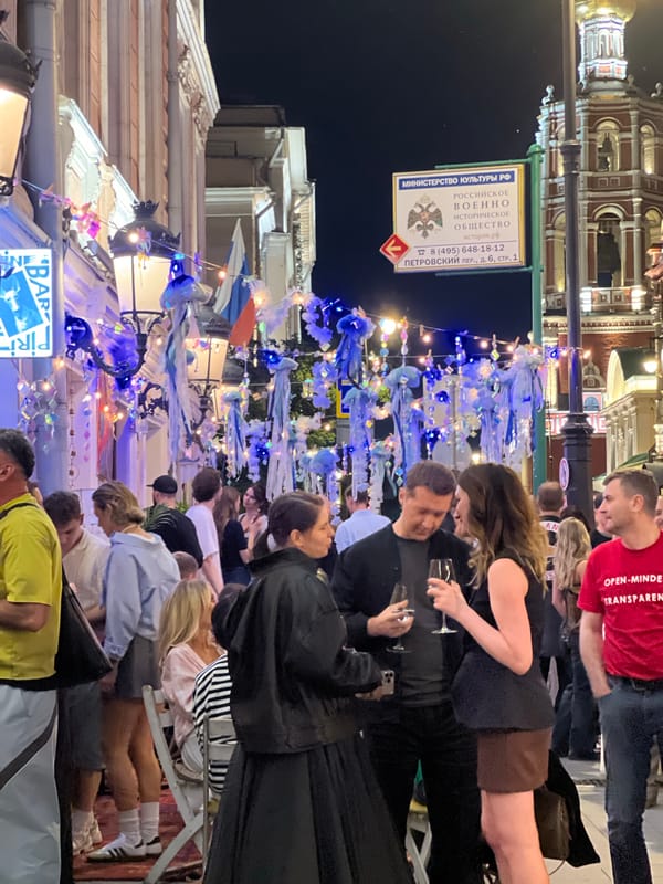Moscow bar crawl documented along Petrovka Street entertainment district