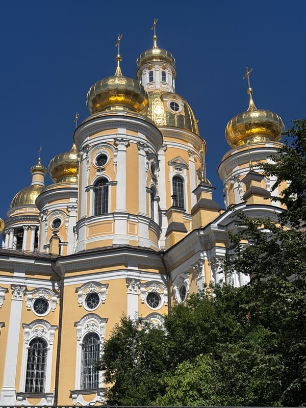 Golden domes and fresh juice: a Saint Petersburg morning