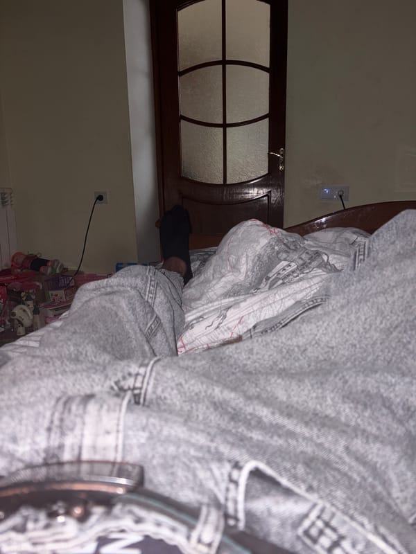 Evening at home in Vanadzor: jewelry, bedroom details, bathroom mirror