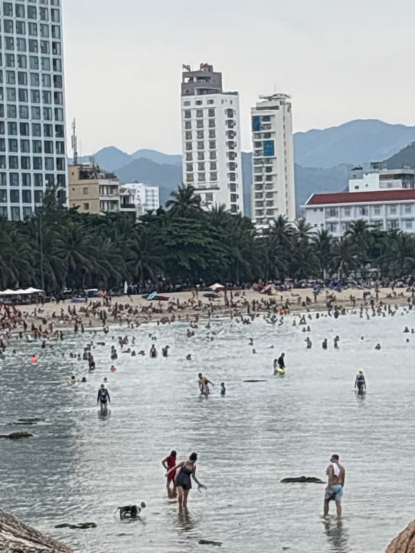 Morning street life captured across Nha Trang Ward
