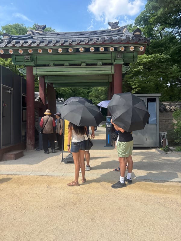 Morning at Seoul's palace grounds, hanbok and history