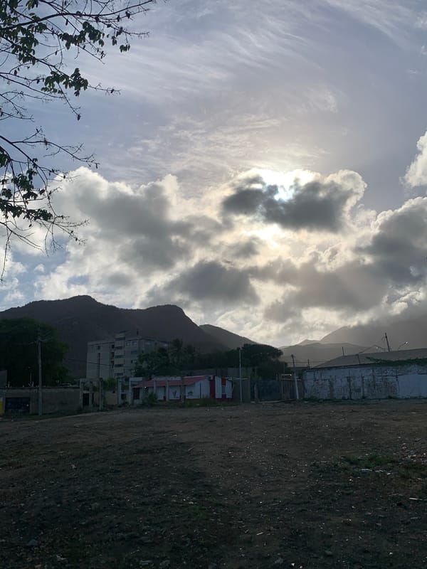 Evening stroll through El Valle del Espíritu Santo neighborhood