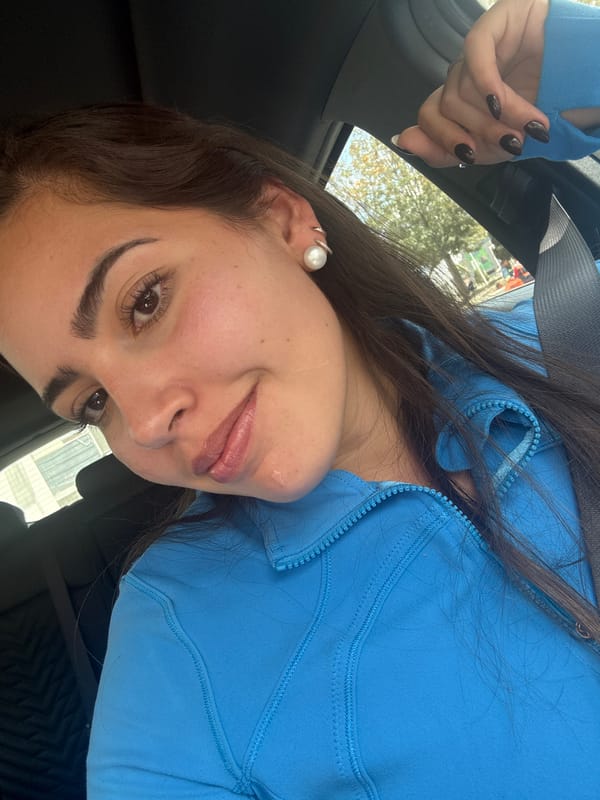 Woman documented in car during brief stop in Puebla