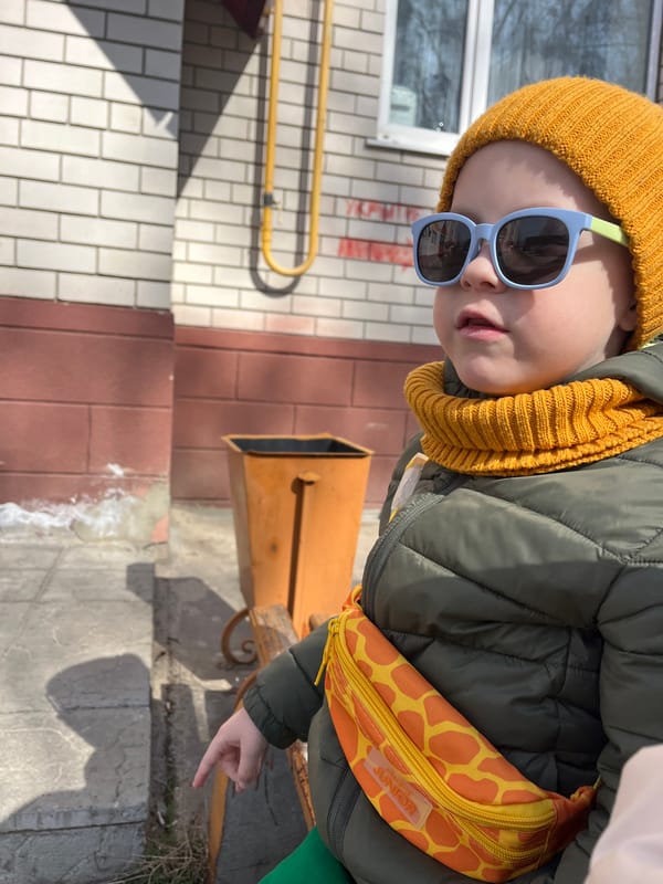 Child in yellow winter gear spotted around Usman, Russia