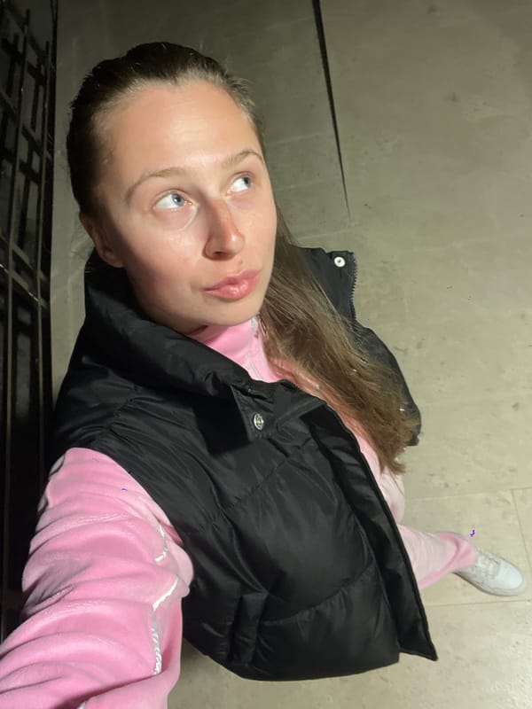 Woman in pink tracksuit spotted outdoors in Bečići, Montenegro