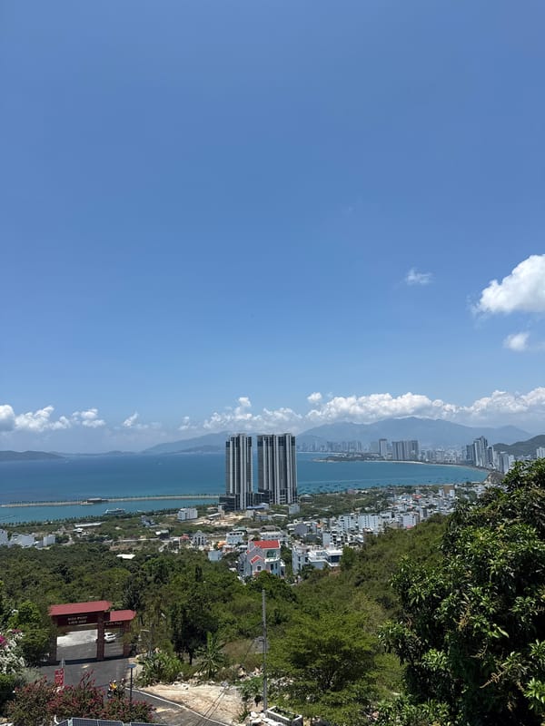 Tourists capture dawn views from Nha Trang scenic overlook
