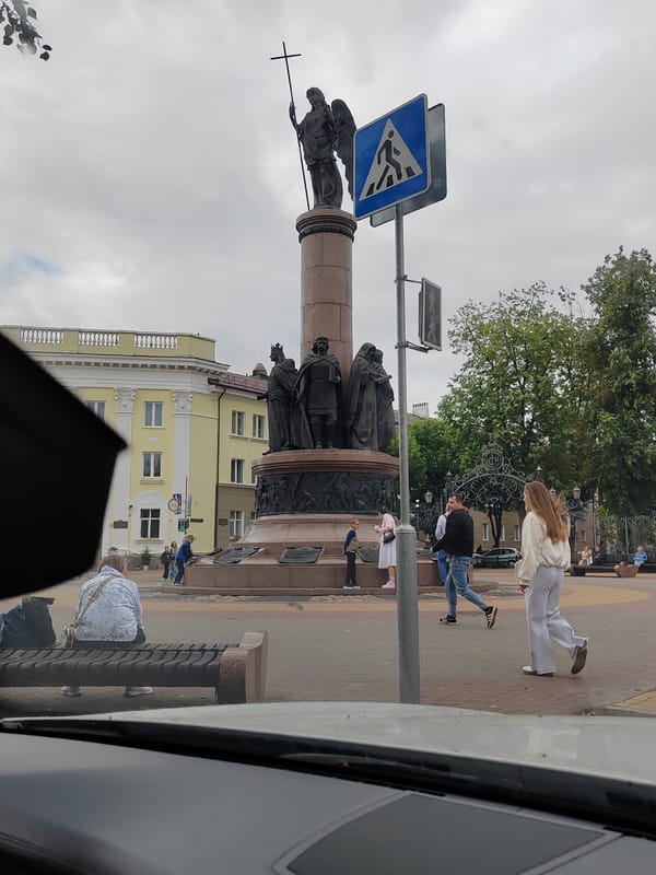 Street-level look at Brest's central monument district