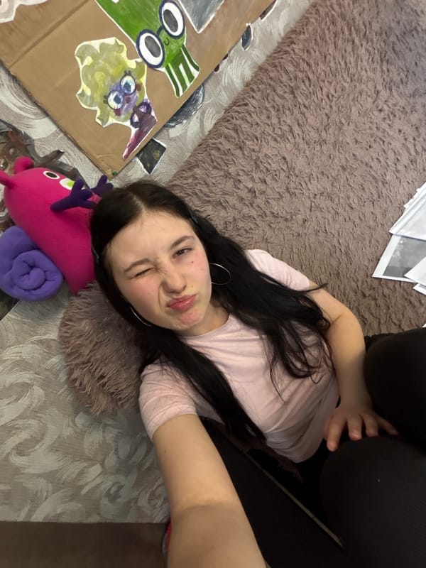 Woman documents casual selfie session in Russian home