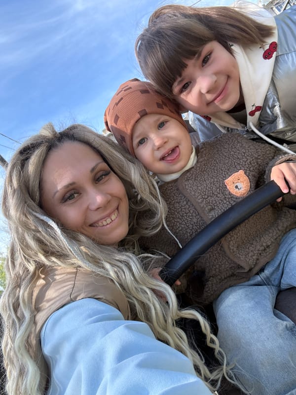Family takes morning selfies in Rusanovo, Russia