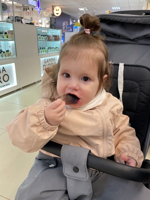 Family afternoon outing in Izhevsk captures daily life moments