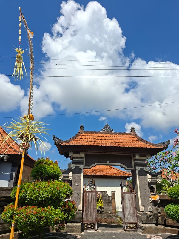 Blahbatuh village streets decked out in Balinese ceremonial style
