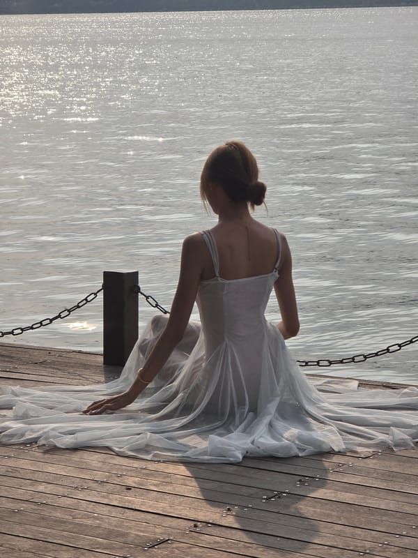 Morning scenes captured in Shangcheng District waterfront area