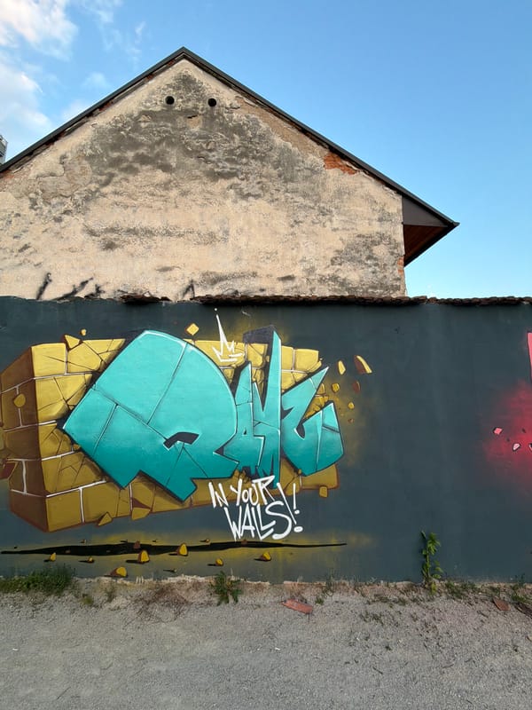 Person documents 11-minute walking tour through central Ljubljana