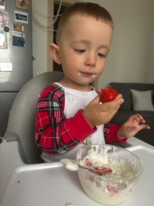 Morning family moments captured in Odintsovo home
