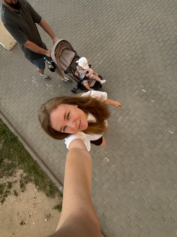 Woman documents casual walk through Vladimir with selfies