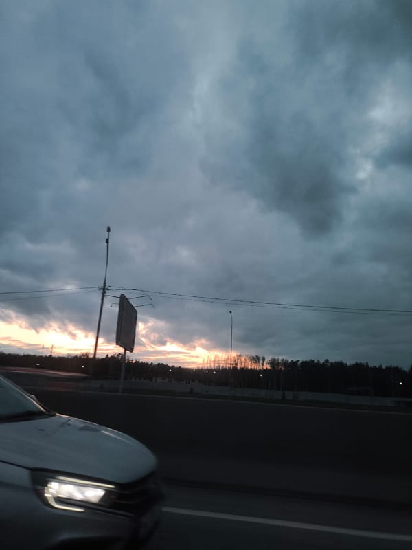 Dramatic dusk sky observed in Novoivanovskoe, Russia