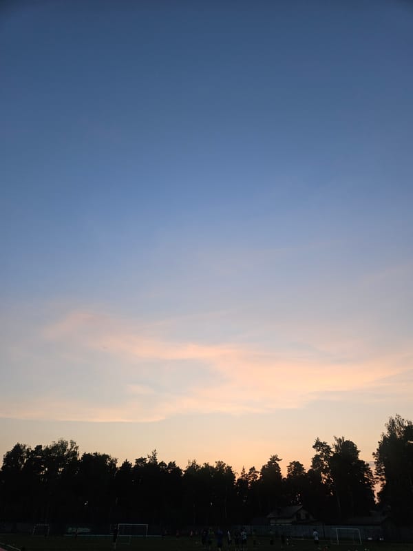 Evening life captured across Russian suburbs during sunset