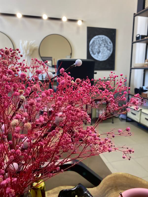 Women take selfies at tanning salon in Votkinsk