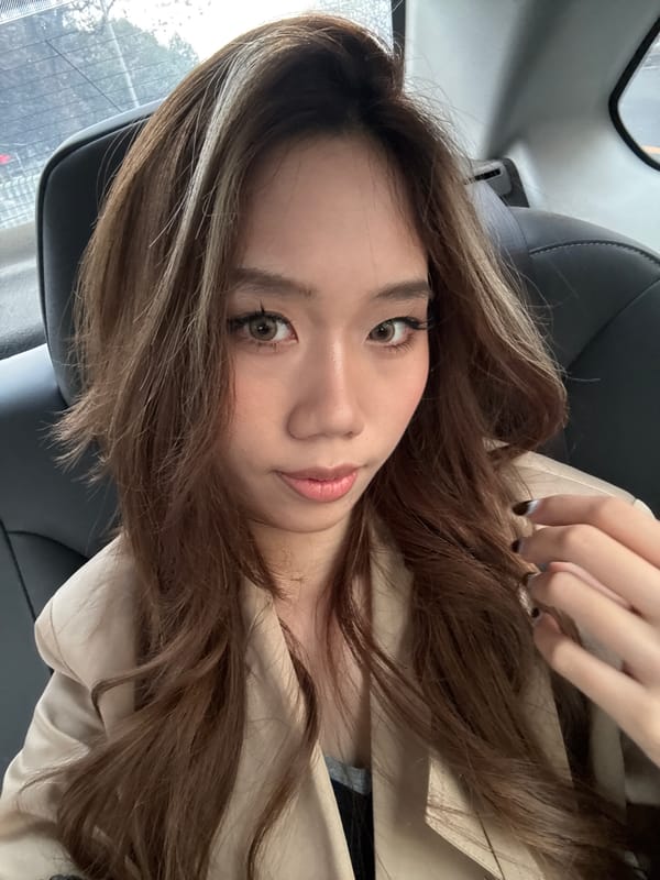 Woman photographed from multiple angles in Lanzhou vehicle