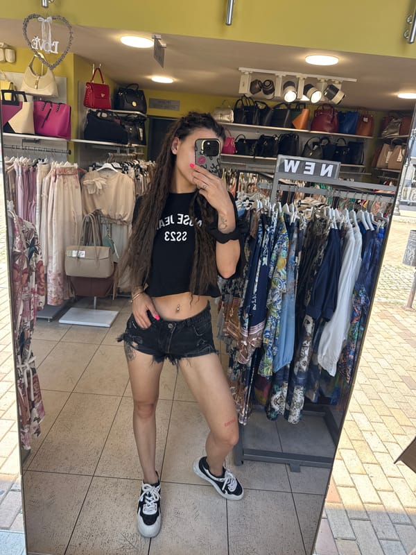 Boutique browsing and novelty bag hunting in Ruse