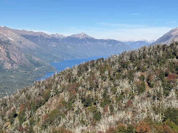 Tourist documents Bariloche attractions from viewpoints to adventure parks