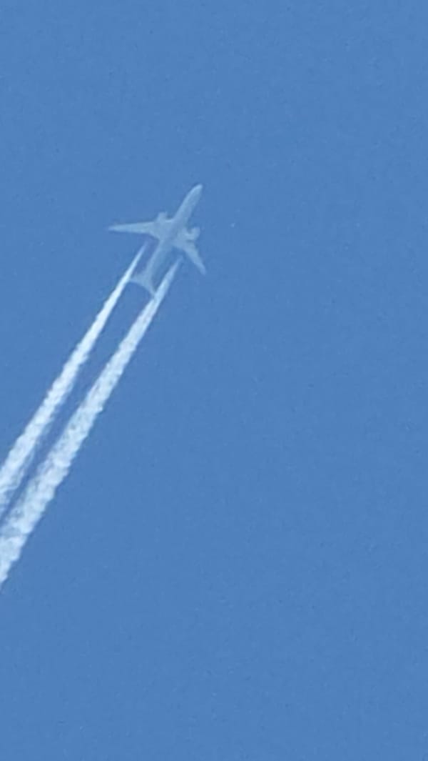 Aircraft spotted flying over Gabrovo, Bulgaria leaving contrails