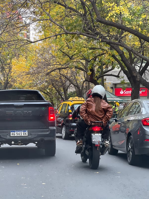 Traffic scene captured in Buenos Aires with vehicles stopped