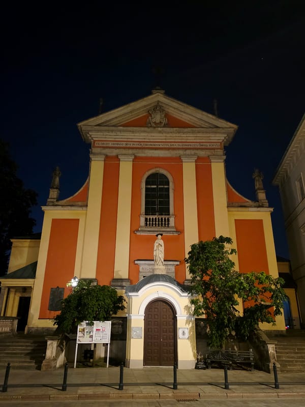 Night tour of Warsaw's Royal Castle district and Old Town