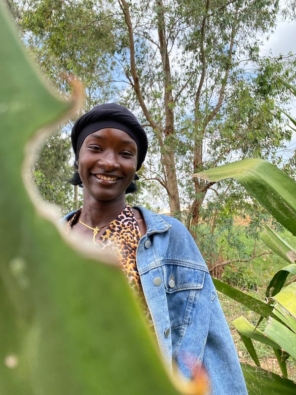 Woman poses for outdoor photo session in Durimi, Nigeria