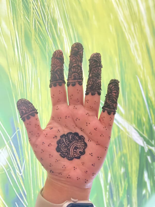 Henna artist creates detailed design in Dhaka