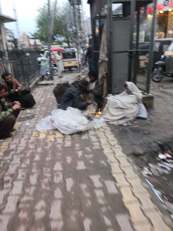 Afternoon street life and refreshments documented in Quetta