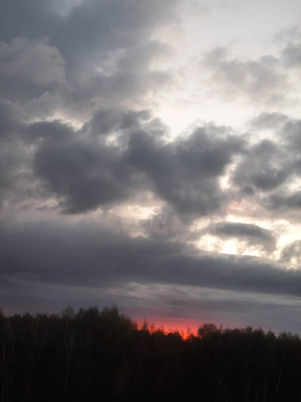Afternoon sky conditions documented across Barnaul, Russia