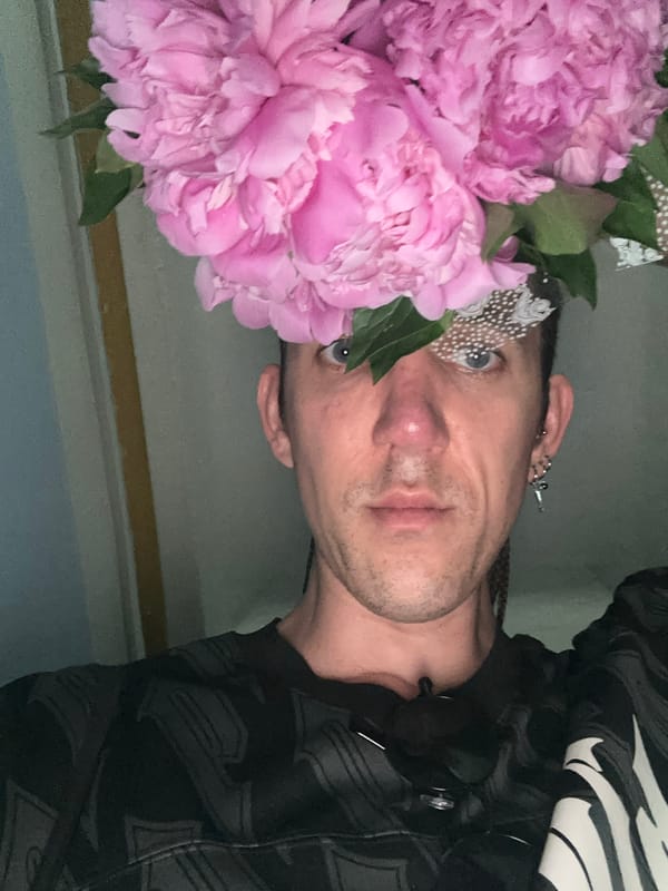 Portrait photo captured in Saratov shows tilted head pose