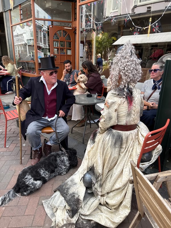 Pirate festival fills St Leonards streets and seafront