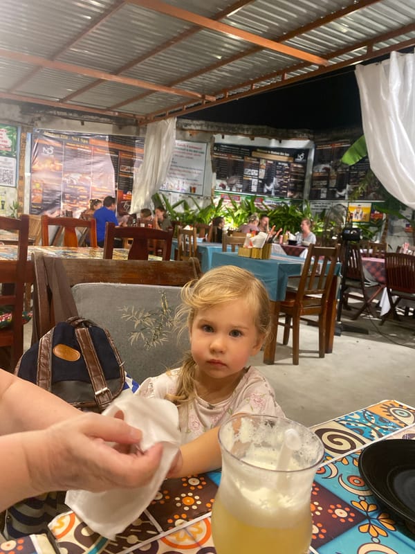 Two moments at a Mũi Né restaurant table, seconds apart