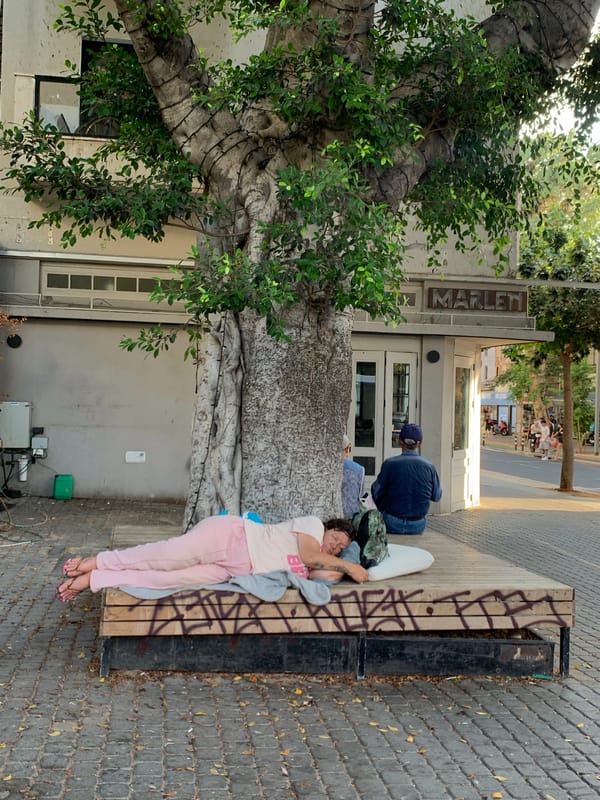 Casual Tel Aviv afternoon: food, cafés, and downtime