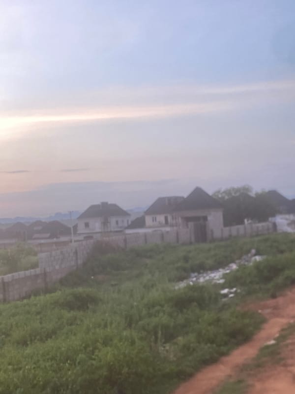 Evening life documented across Nigerian neighborhoods during rush hour