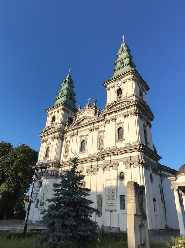 Afternoon stroll through Ternopil's historic city center