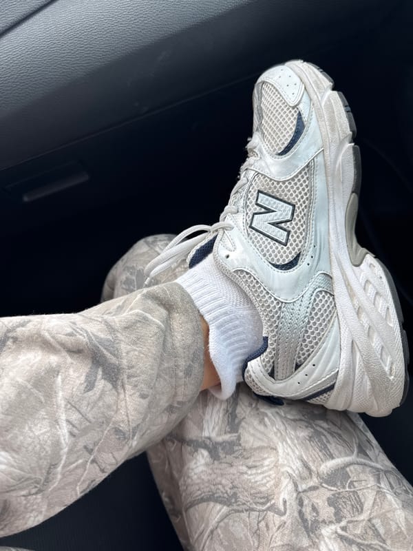 Person in athletic wear observed in Riverside