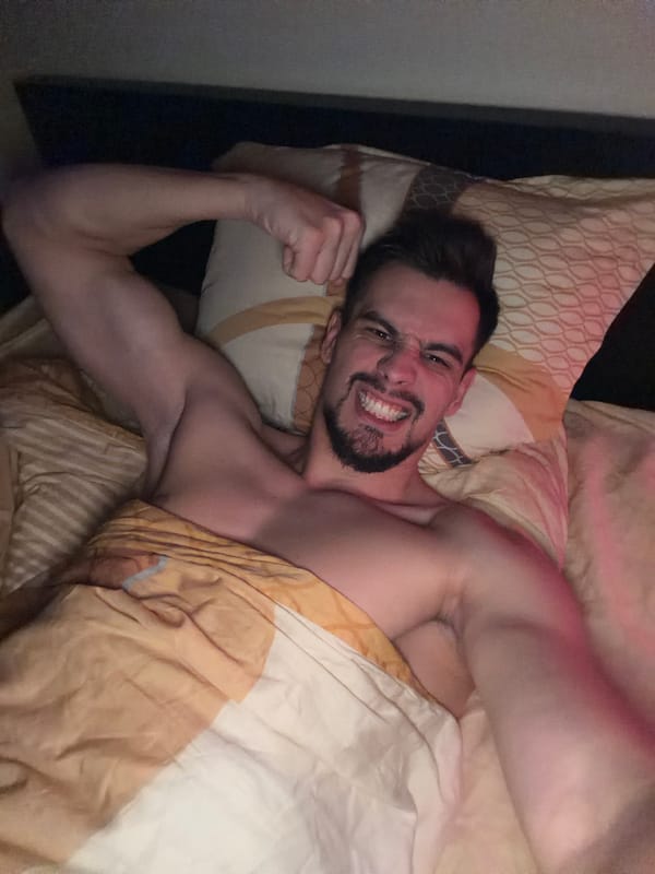 Man photographed in bed over 11 minutes in Krasnoyarsk