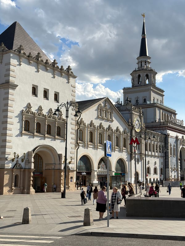 Moscow landmarks documented in 9-minute photographic survey