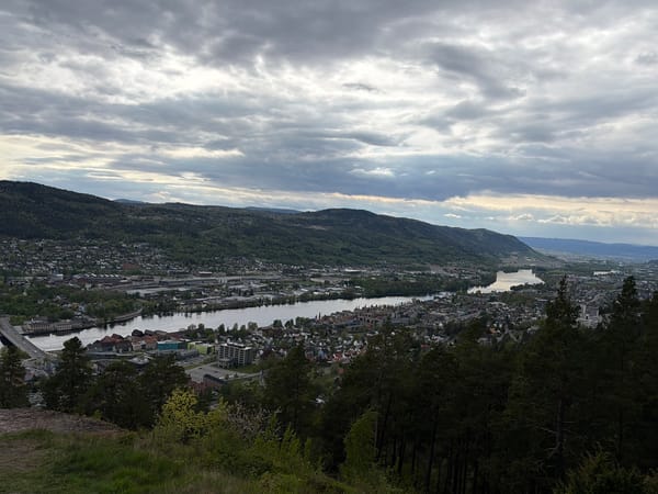 Witness captures panoramic views of Drammen river valley