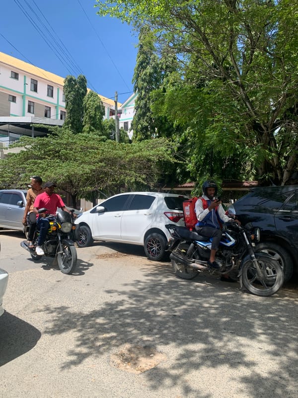 Sunny morning street scenes documented across Dar es Salaam