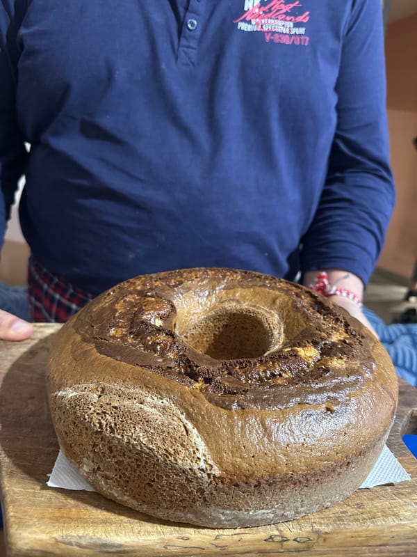 Cake serving documented by witnesses in Sofia