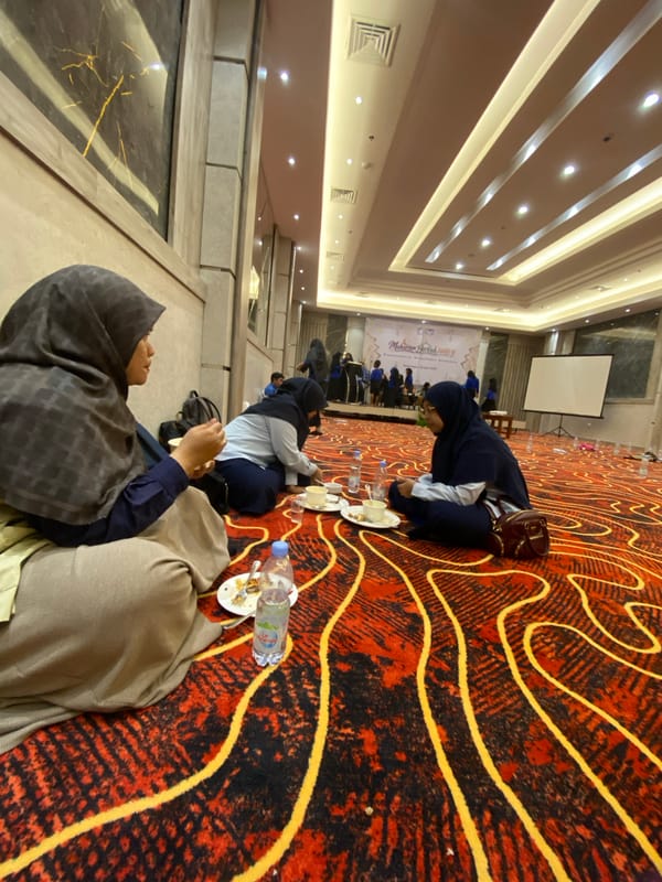 Islamic charity event in Banjarbaru features student performances and gatherings