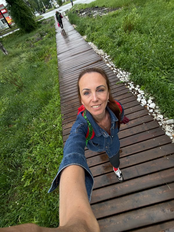 Rainy day in Birobidzhan: park walks, daisies, and street life