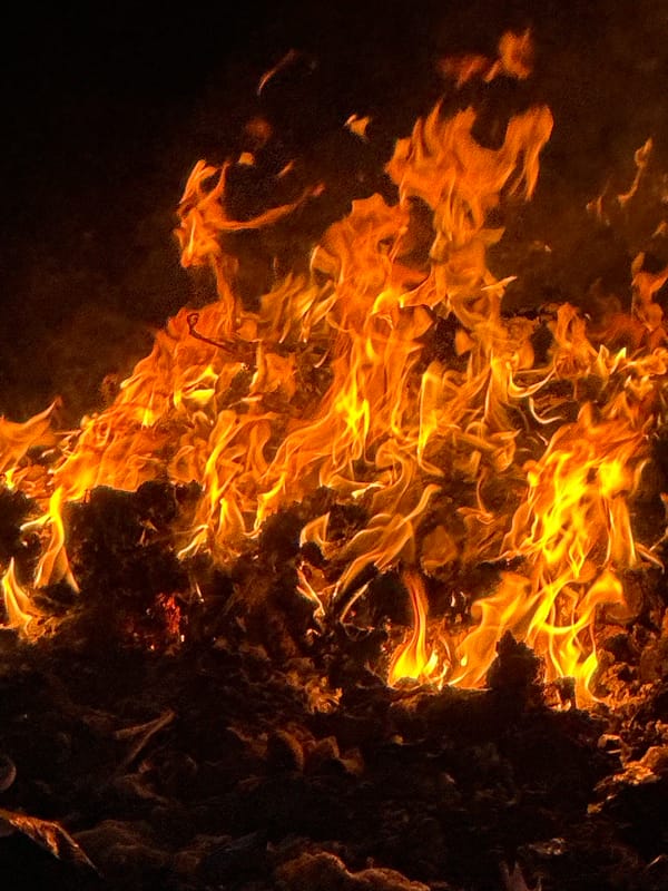 Debris fire reported in Bac Nha Trang Ward, Vietnam